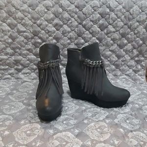 Sbicca Tassel Wedge
